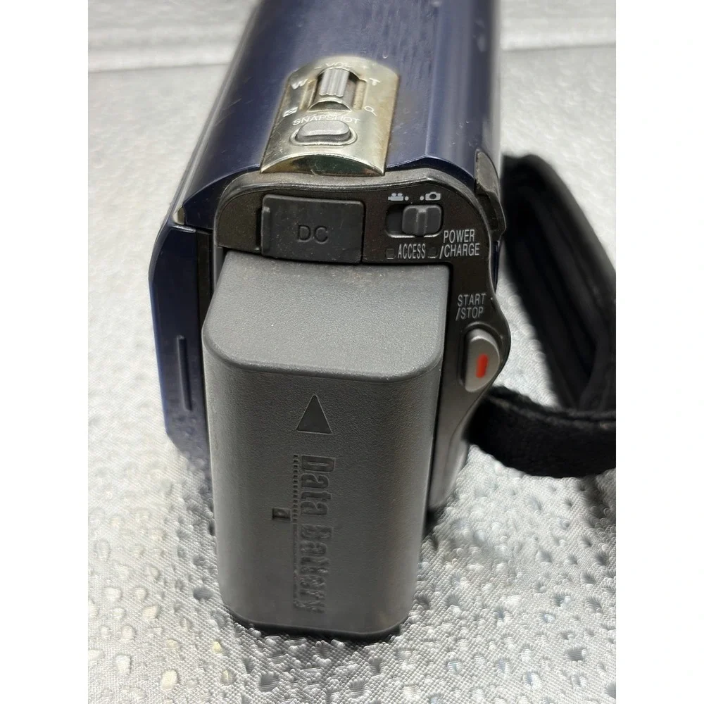 JVC Everio GZ-MG330AU 30GB HDD Digital Video Camcorder Blue Not Tested W/battery